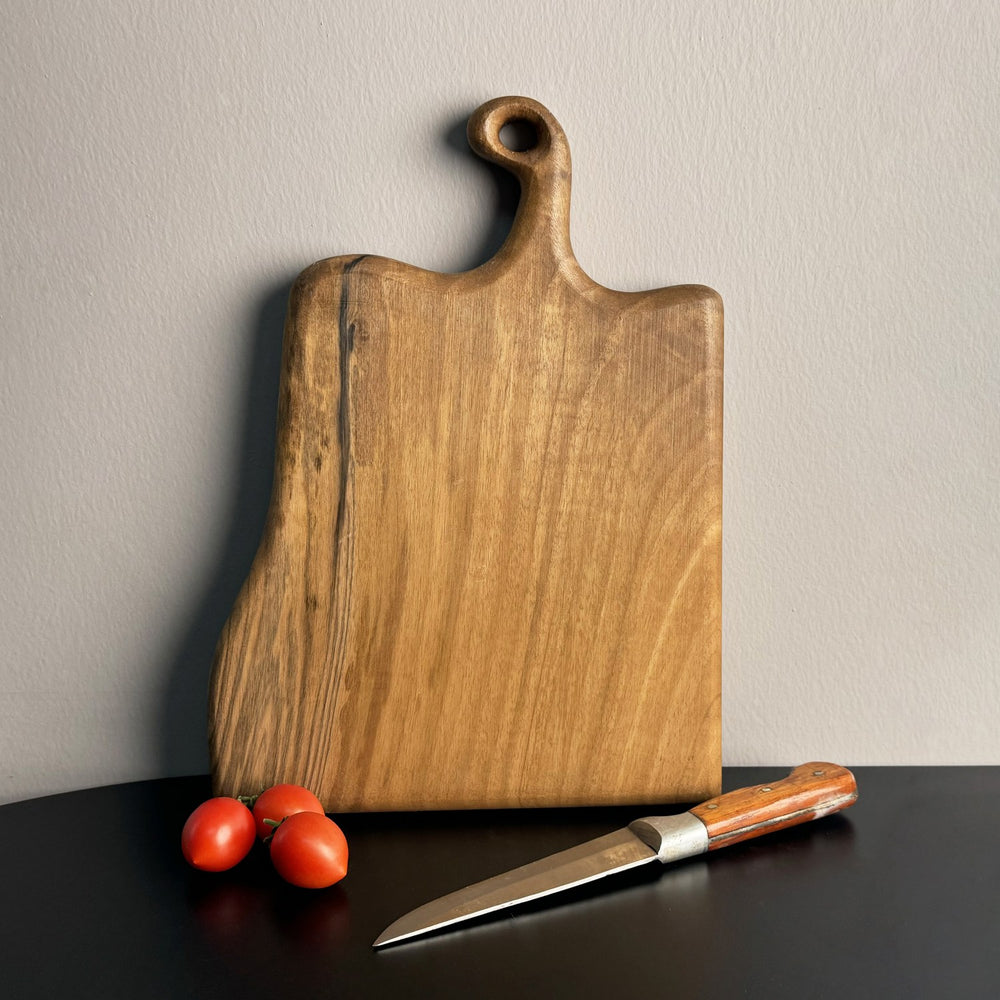 walnut-wood-chopping-board-solid-wood-cutting-boards-rich-texture-upphomestore