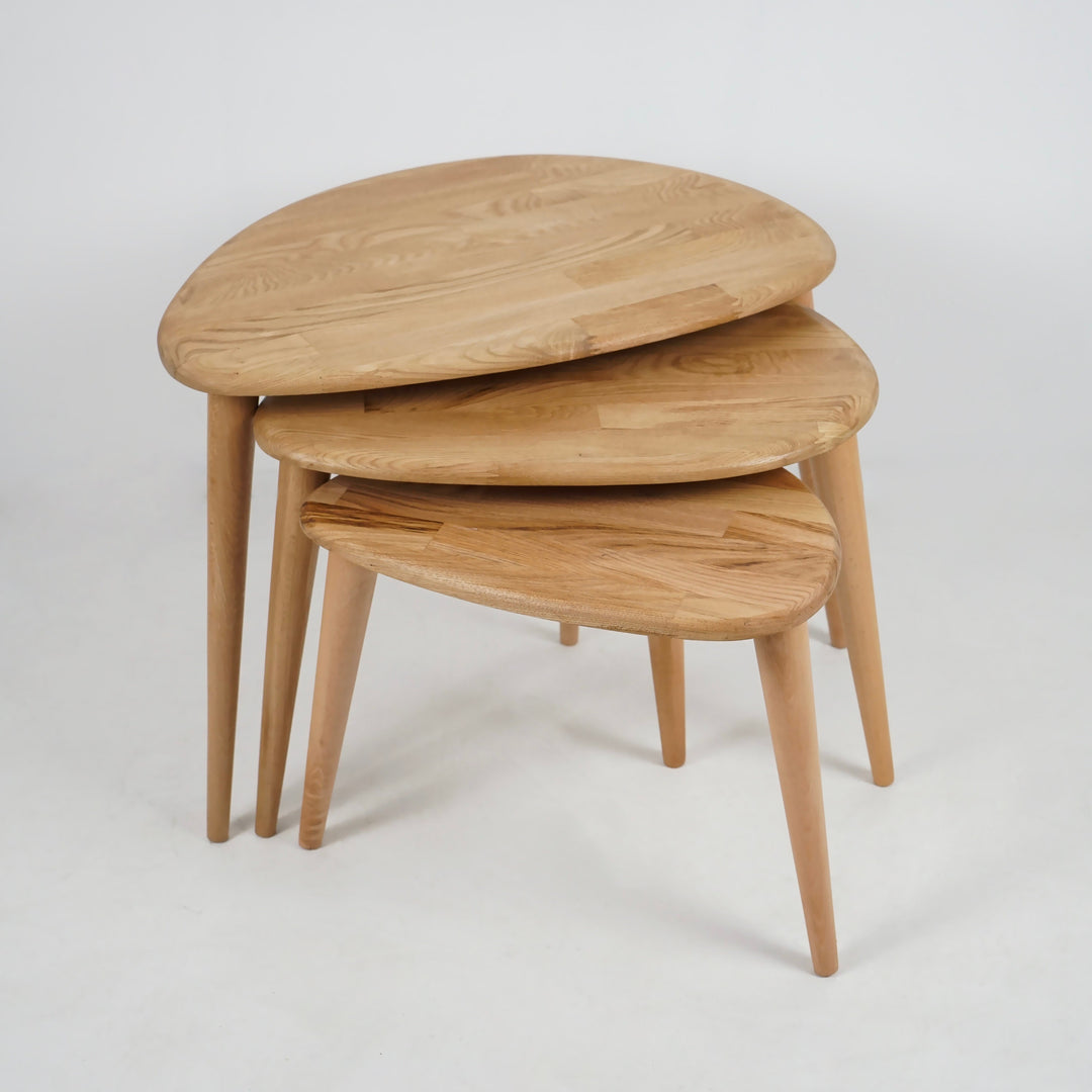 nesting-table-ercol-style-solid-oak-set-of-3-coffee-table-transparent-chestnut-modern-design-upphomestore