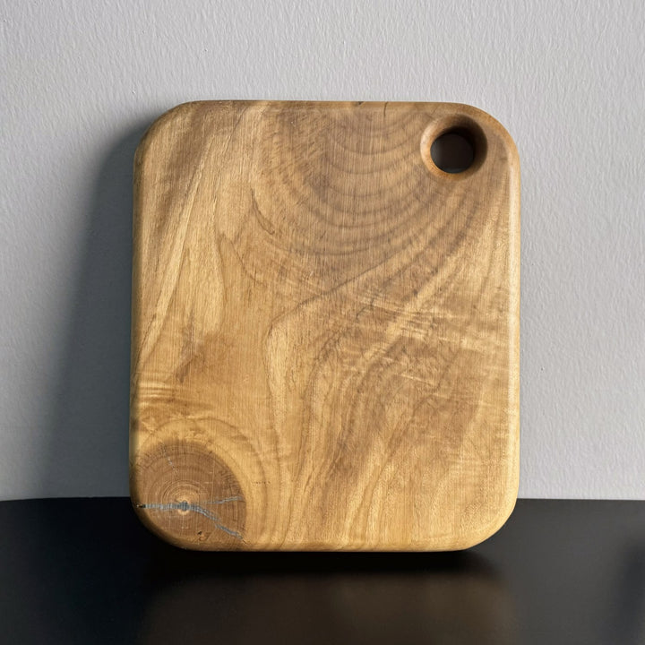 walnut-wood-cutting-board-solid-wood-chopping-boards-smooth-finish-upphomestore