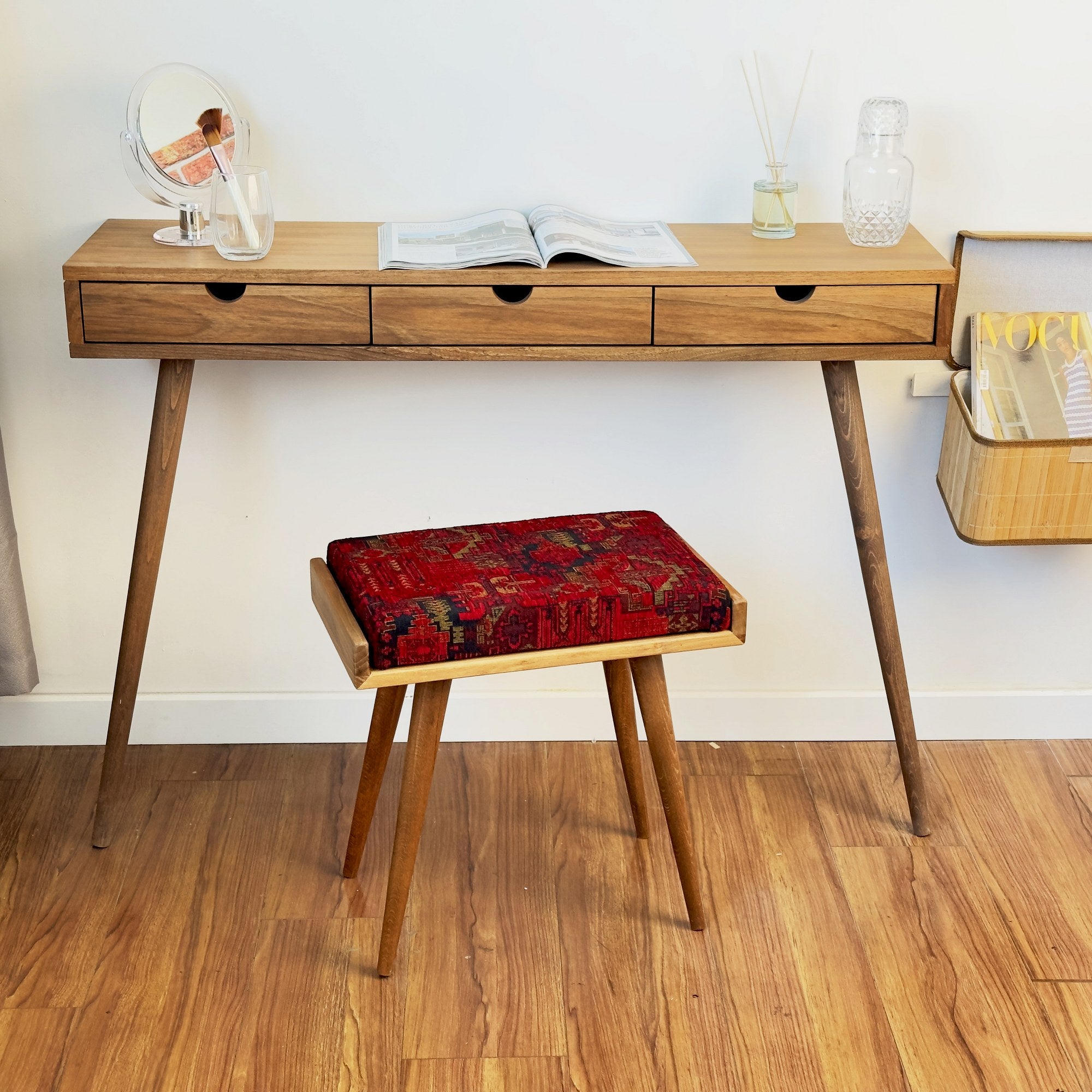 Makeup discount table bench