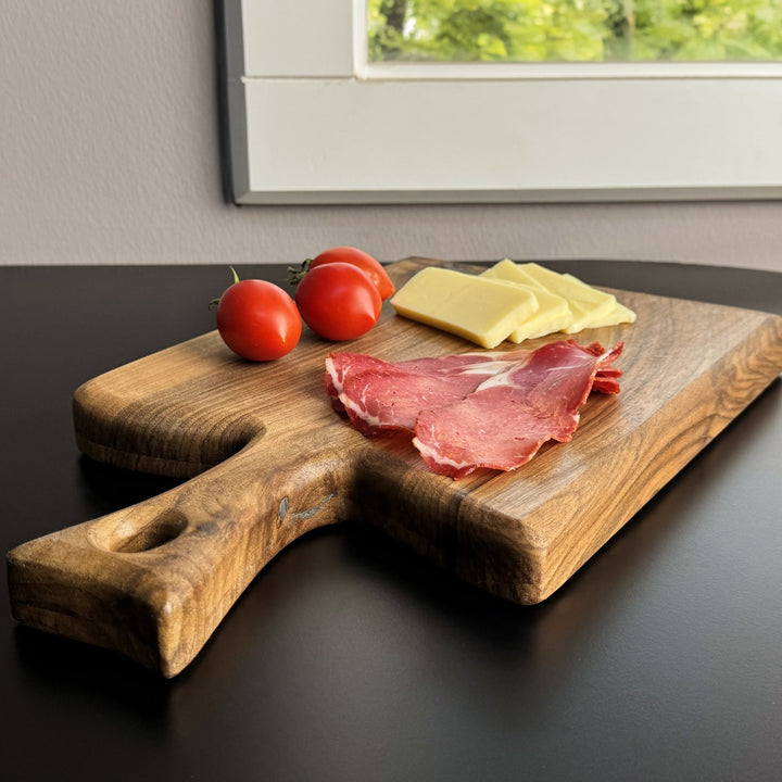 walnut-chopping-board-solid-wood-cutting-boards-durable-surface-upphomestore