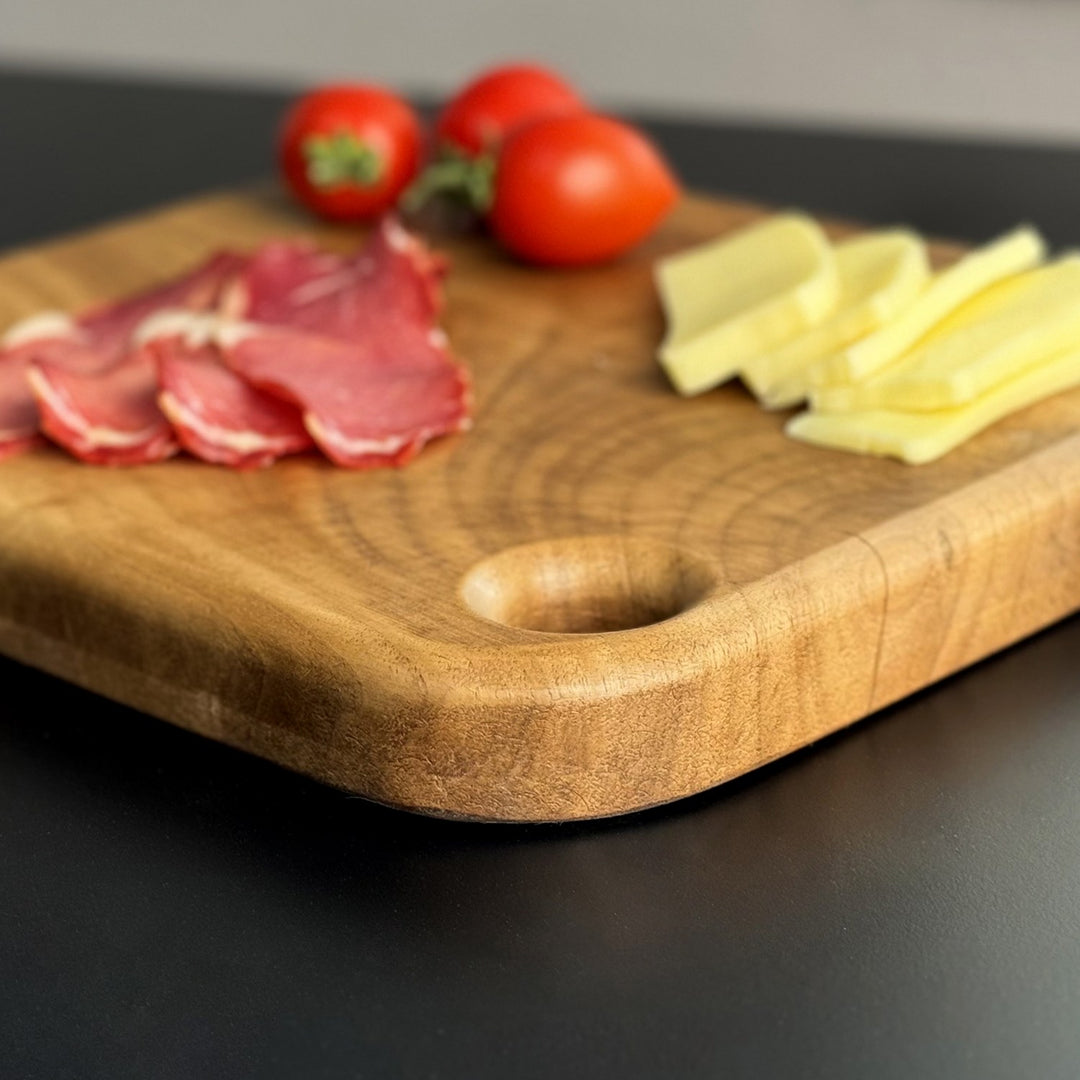 walnut-wood-cutting-board-solid-wood-chopping-boards-versatile-use-upphomestore