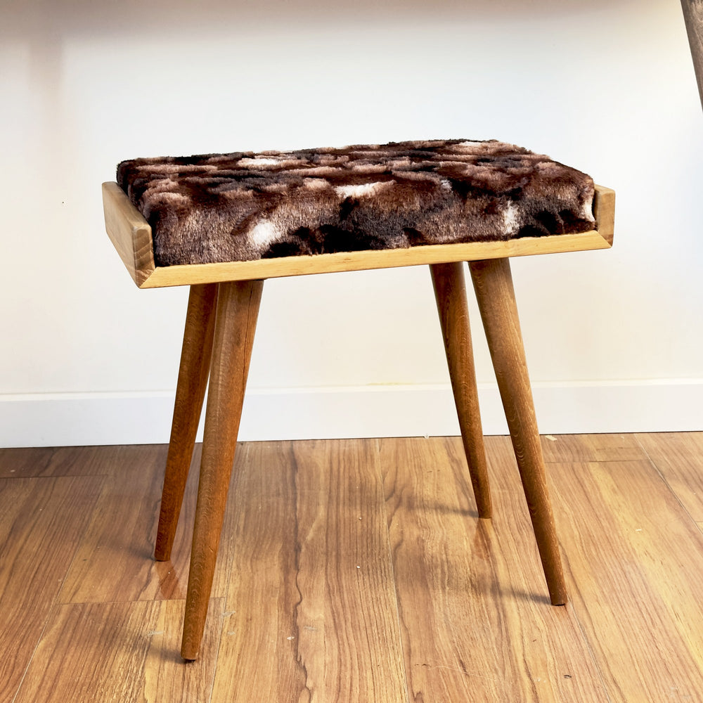 makeup-vanity-bench-brown-puffy-modern-vanity-stools-ideal-comfort-for-daily-preparations-upphomestore