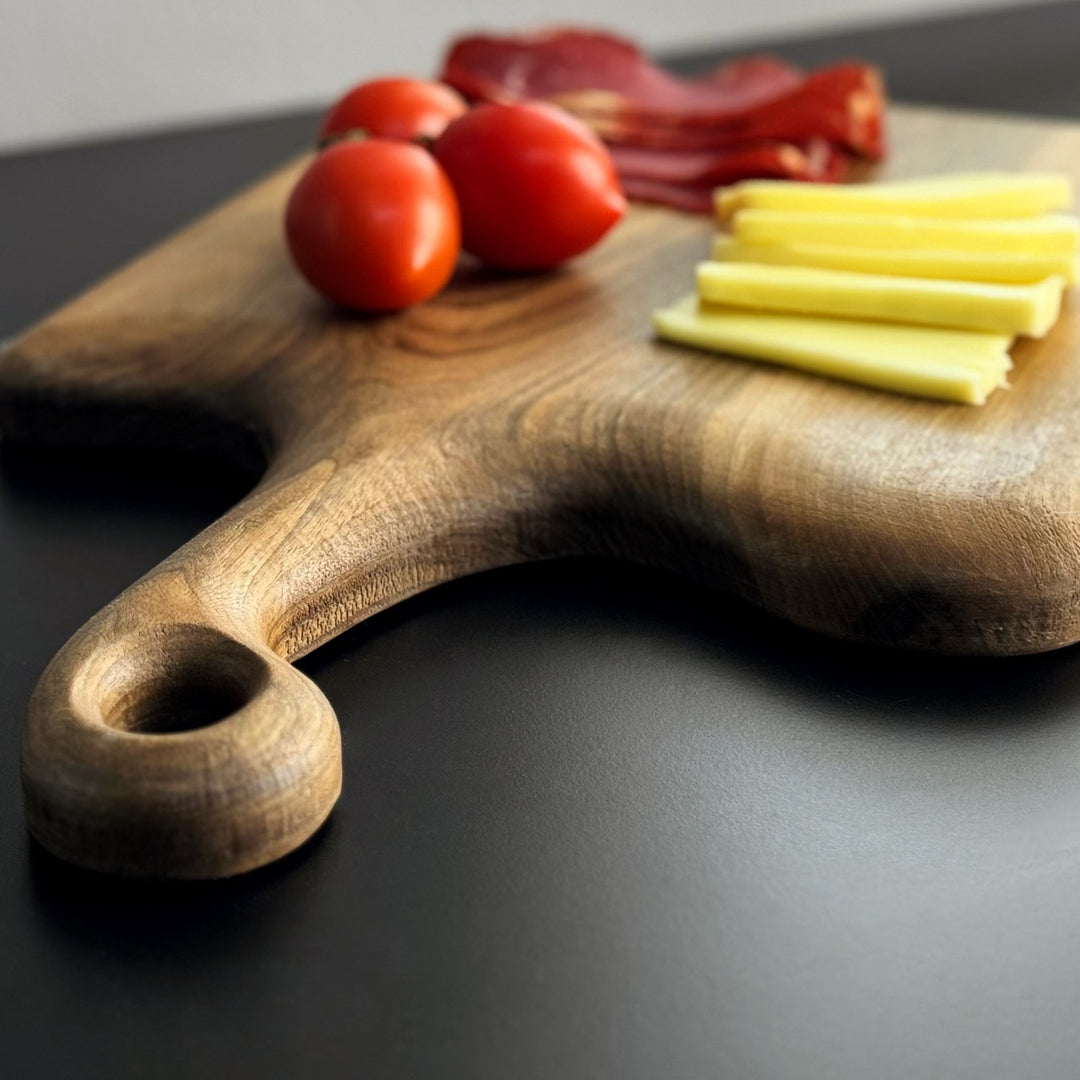 walnut-serving-board-walnut-chopping-boards-ideal-for-entertaining-upphomestore